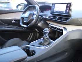 Peugeot 3008 (2021) thumbnail 6