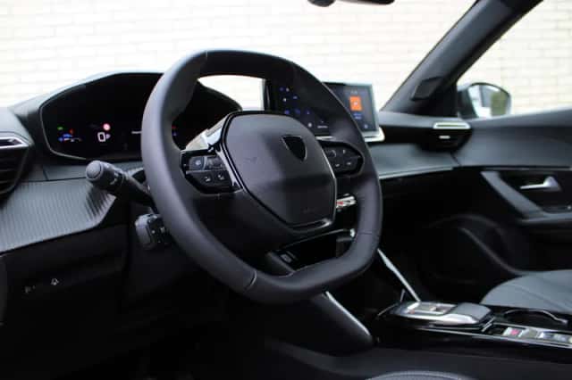 Peugeot 2008 (2025) thumbnail 4