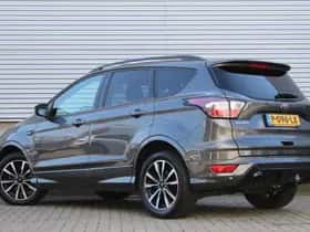 Ford Kuga (2019) thumbnail 3