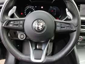 Alfa Romeo Stelvio (2023) thumbnail 17