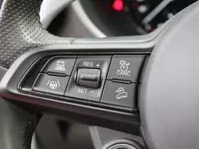 Alfa Romeo Stelvio (2023) thumbnail 18