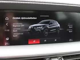 Alfa Romeo Stelvio (2023) thumbnail 32
