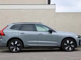 Volvo XC60 (2024) thumbnail 2