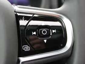 Volvo XC60 (2024) thumbnail 15