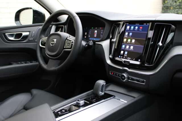 Volvo XC60 (2024) thumbnail 6