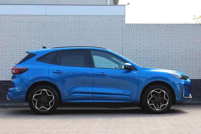 Ford Kuga (2025) thumbnail 2