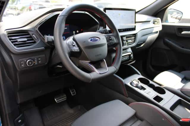 Ford Kuga (2025) thumbnail 4