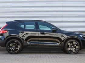 Volvo XC40 (2025) thumbnail 2