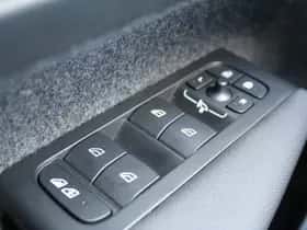 Volvo XC40 (2025) thumbnail 18