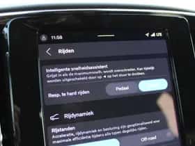 Volvo XC40 (2025) thumbnail 32