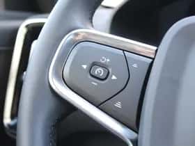 Volvo XC40 (2025) thumbnail 9