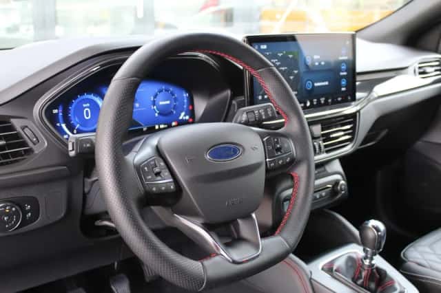 Ford Focus (2023) thumbnail 4