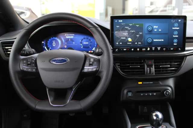 Ford Focus (2023) thumbnail 5