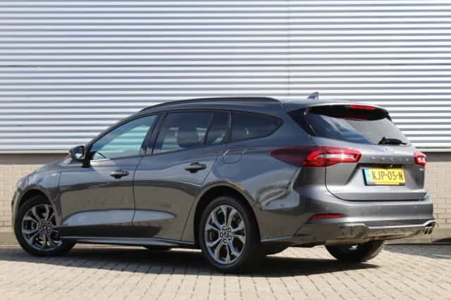 Ford Focus (2023) thumbnail 3