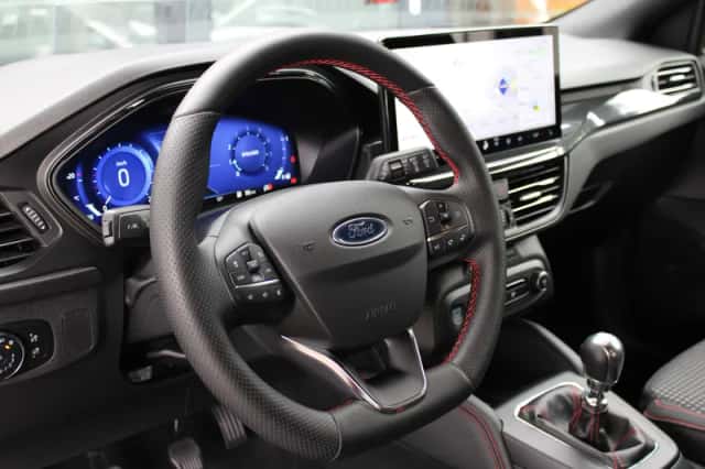 Ford Focus (2023) thumbnail 4