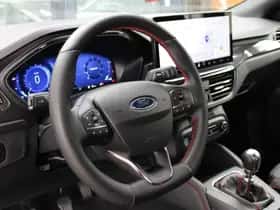 Ford Focus (2023) thumbnail 4