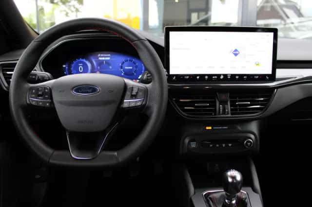Ford Focus (2023) thumbnail 5