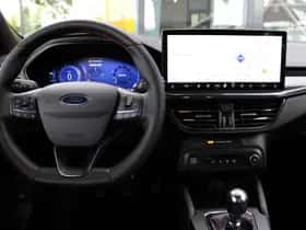 Ford Focus (2023) thumbnail 5