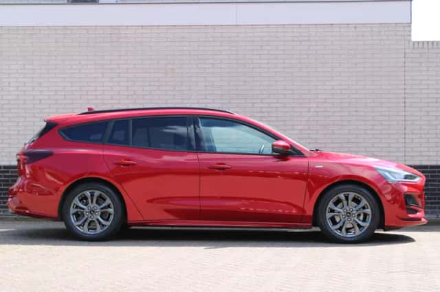 Ford Focus (2024) thumbnail 2
