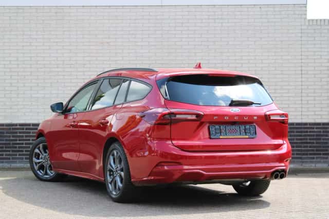 Ford Focus (2024) thumbnail 3