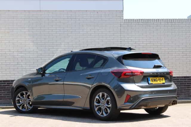 Ford Focus (2024) thumbnail 3