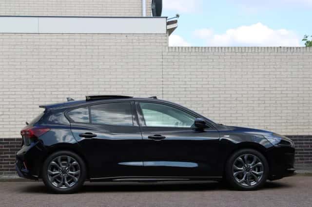 Ford Focus (2024) thumbnail 2