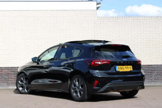 Ford Focus (2024) thumbnail 3