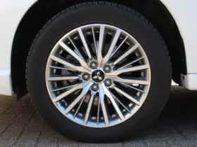 Mitsubishi Outlander (2021) thumbnail 7