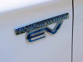 Mitsubishi Outlander (2021) thumbnail 9