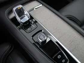Volvo XC90 (2025) thumbnail 32