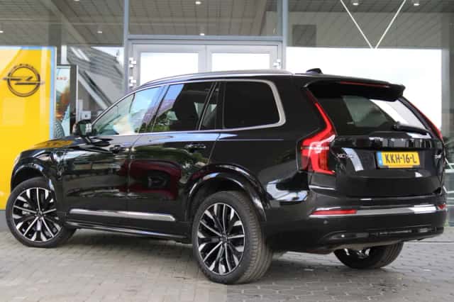 Volvo XC90 (2025) thumbnail 3