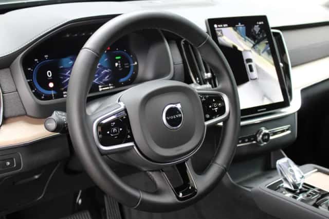 Volvo XC90 (2025) thumbnail 4