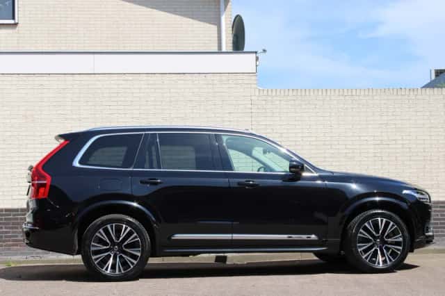 Volvo XC90 (2024) thumbnail 2