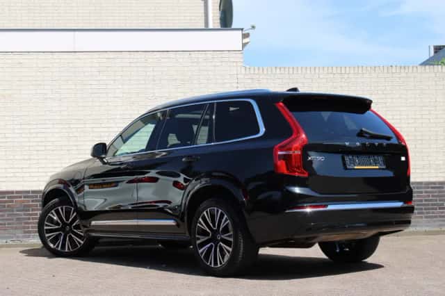 Volvo XC90 (2024) thumbnail 3