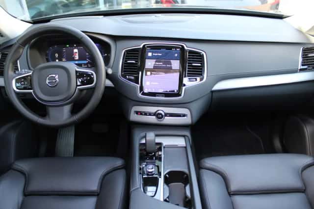 Volvo XC90 (2024) thumbnail 5