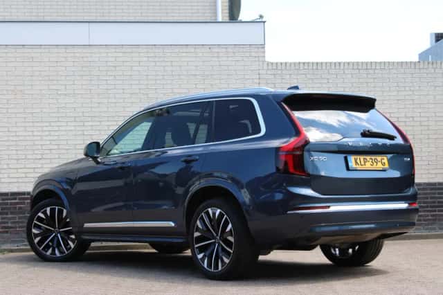 Volvo XC90 (2025) thumbnail 3