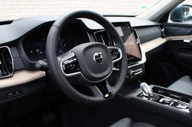 Volvo XC90 (2025) thumbnail 4