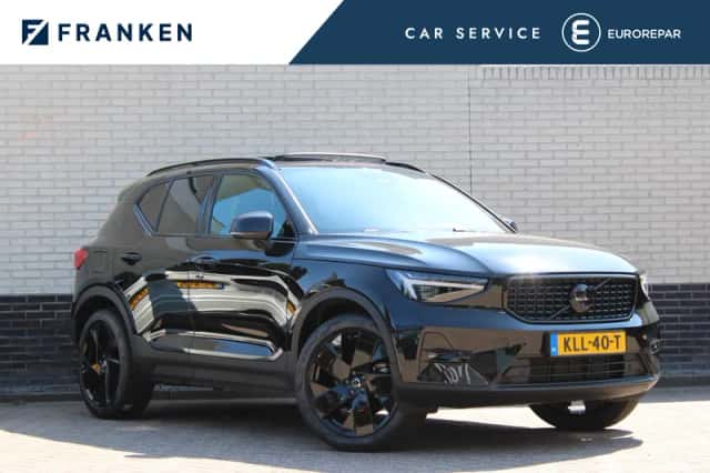 Volvo XC40 (2025) thumbnail 1