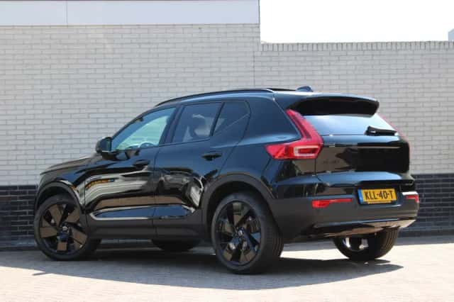 Volvo XC40 (2025) thumbnail 3