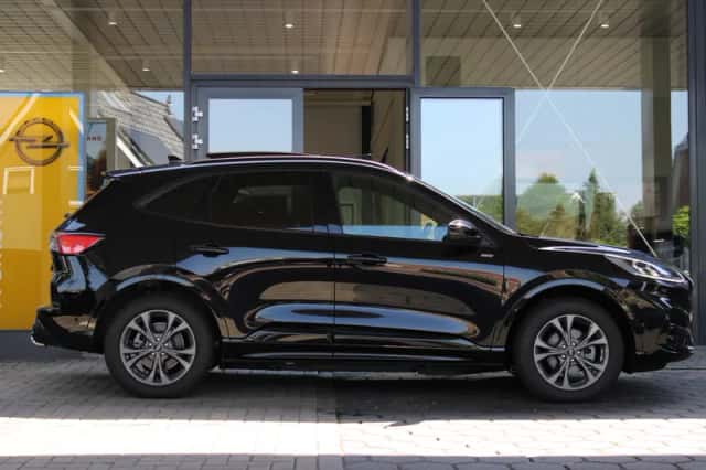 Ford Kuga (2024) thumbnail 2