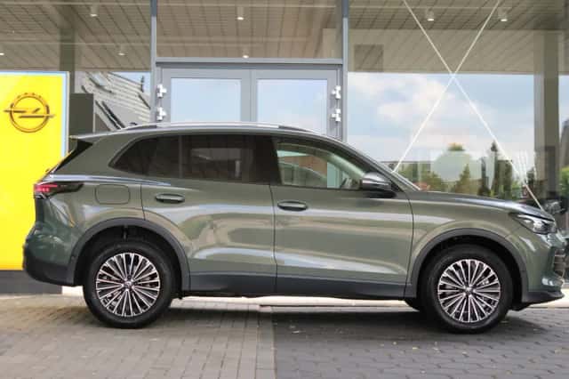 Volkswagen Tiguan (2026) thumbnail 2
