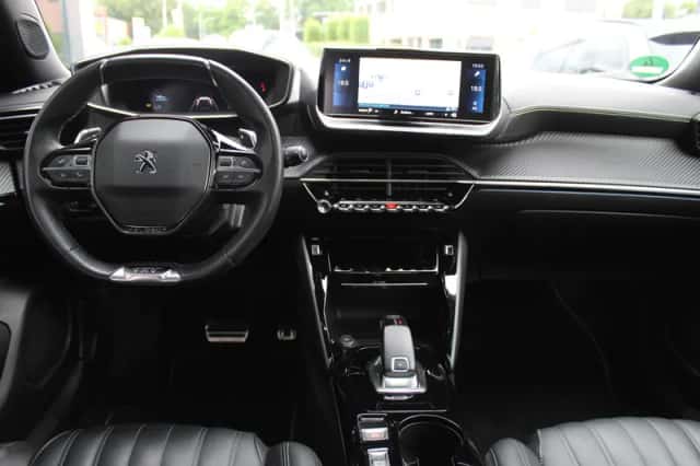 Peugeot 2008 (2020) thumbnail 5