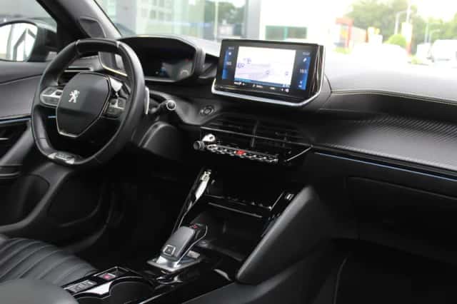 Peugeot 2008 (2020) thumbnail 6