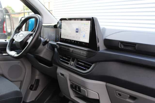 Ford E-Transit Custom (2024) thumbnail 5