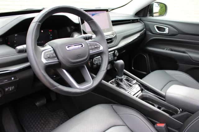 Jeep Compass (2025) thumbnail 4