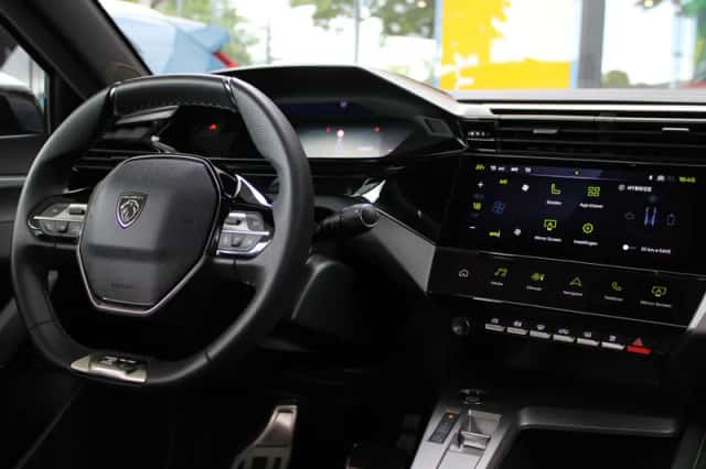 Peugeot 408 (2025) thumbnail 6