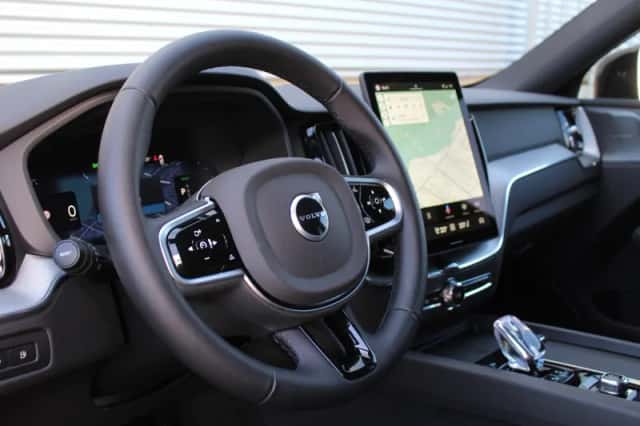 Volvo XC60 (2026) thumbnail 2