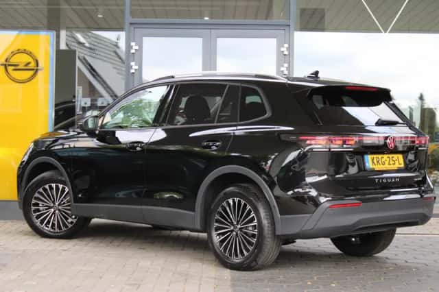 Volkswagen Tiguan (2026) thumbnail 3