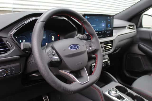 Ford Kuga (2025) thumbnail 4