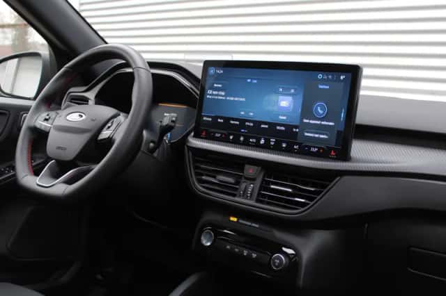 Ford Kuga (2025) thumbnail 6